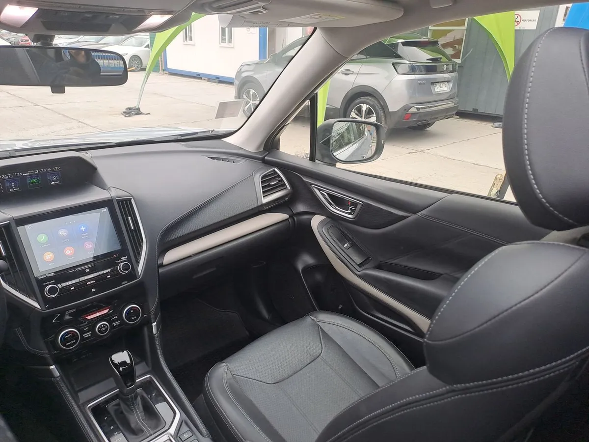 Subaru Forester 2.0i Limited Eyesight Awd At 5p año 2024