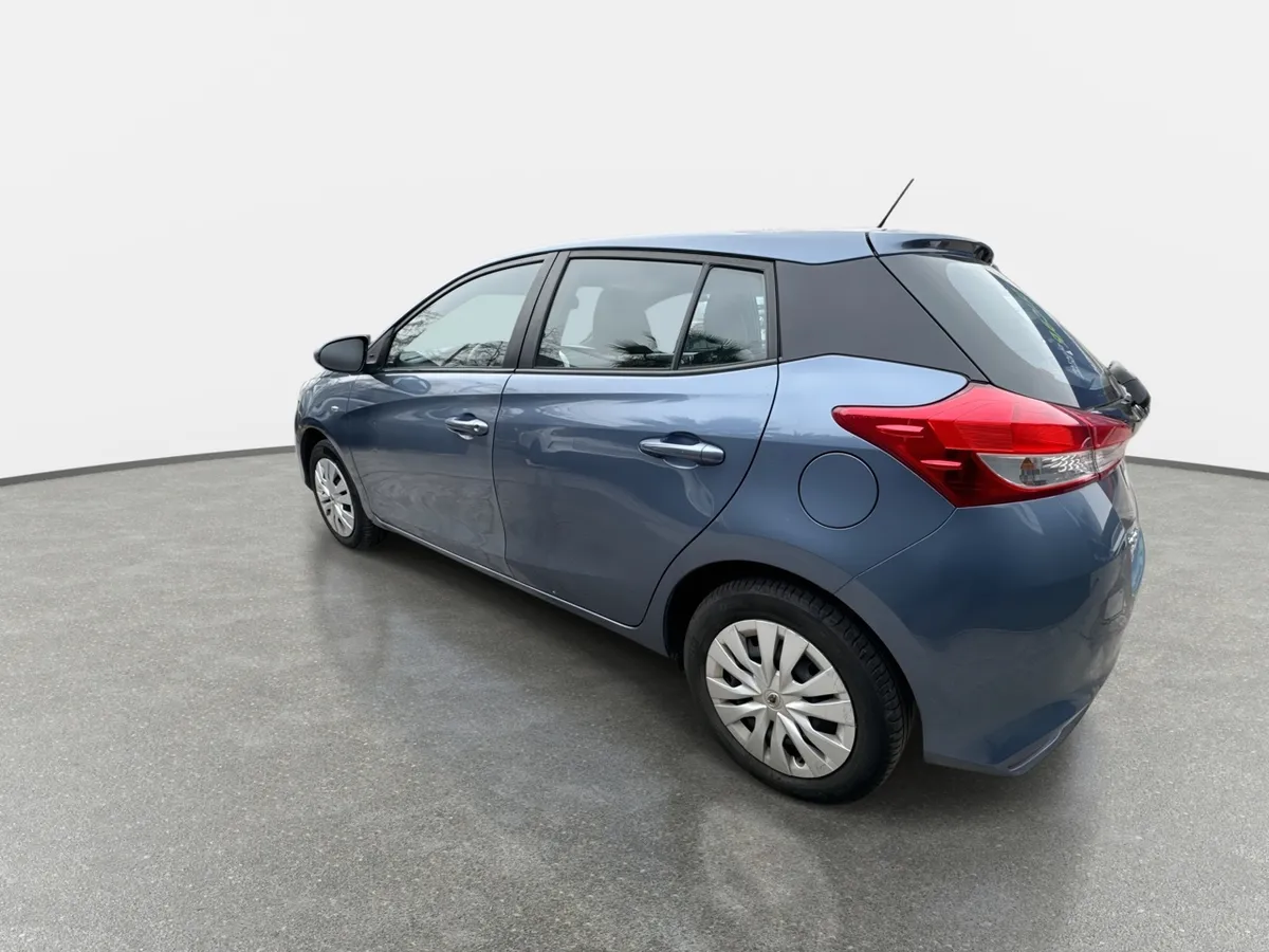Toyota Yaris 1.5 Gle Sport 4x2 Hb Mt 5p año 2019