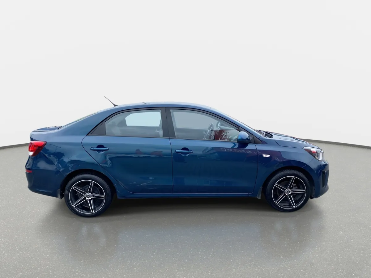 Kia Soluto 1.4 Lx Ac 4x2 Mt 4p año 2023