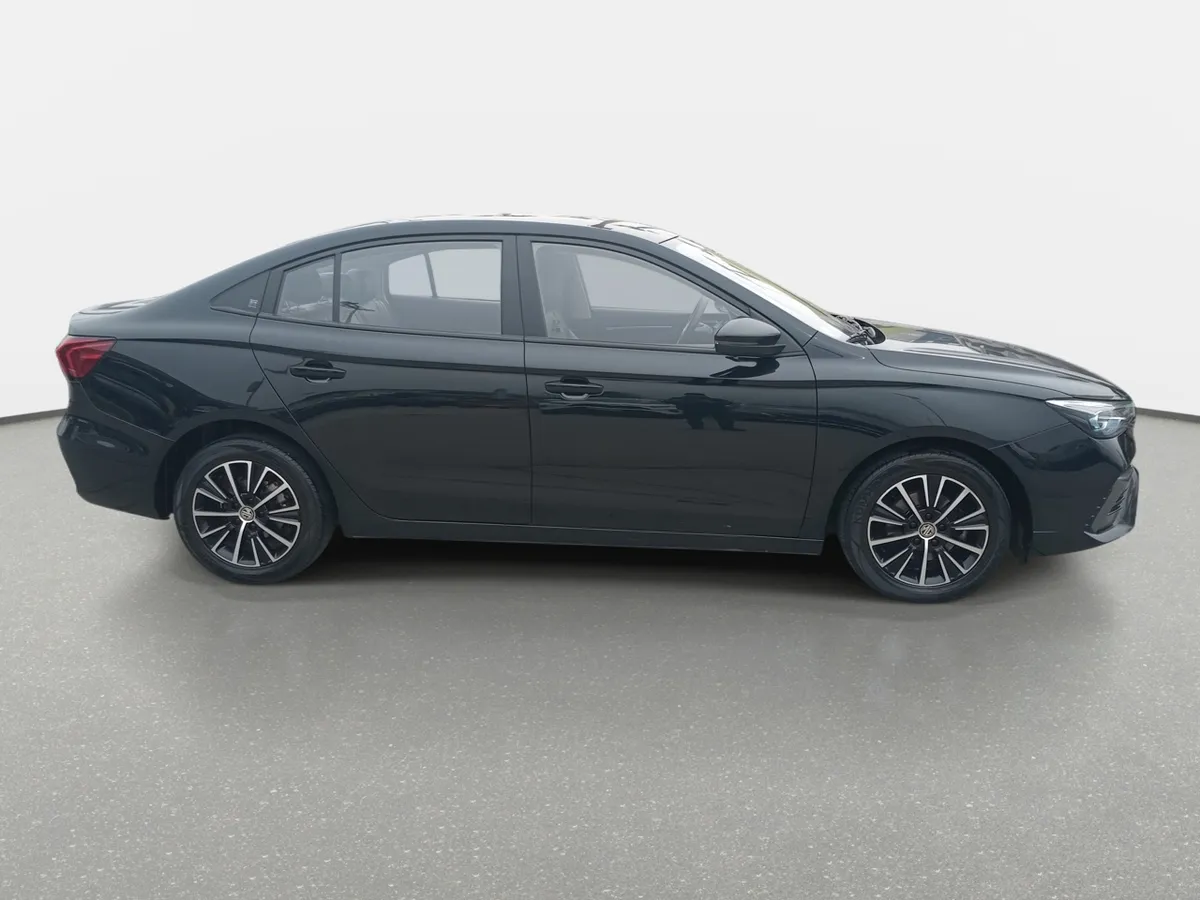 MG 5 1.5 Com 4x2 Mt 4p año 2026