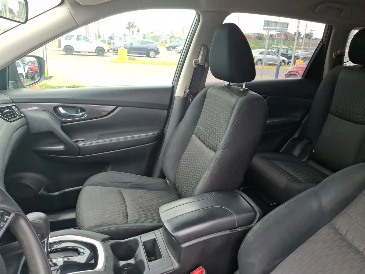 Nissan X-Trail 2.5 Sense Mc 4x2 Cvt At 5p año 2022