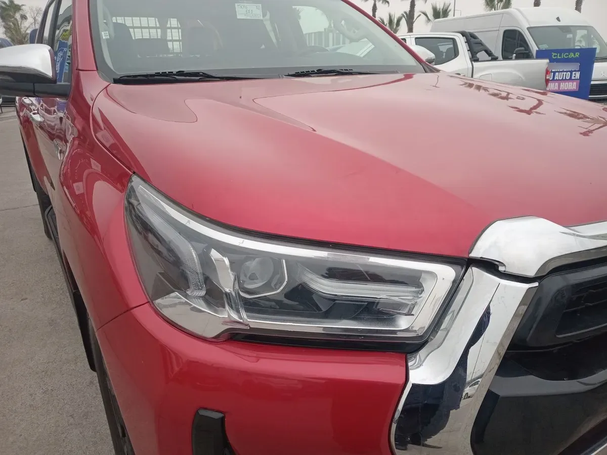 Toyota Hilux 2.8 Srv Diesel 4x4 Dob. Cab. At 4p año 2024