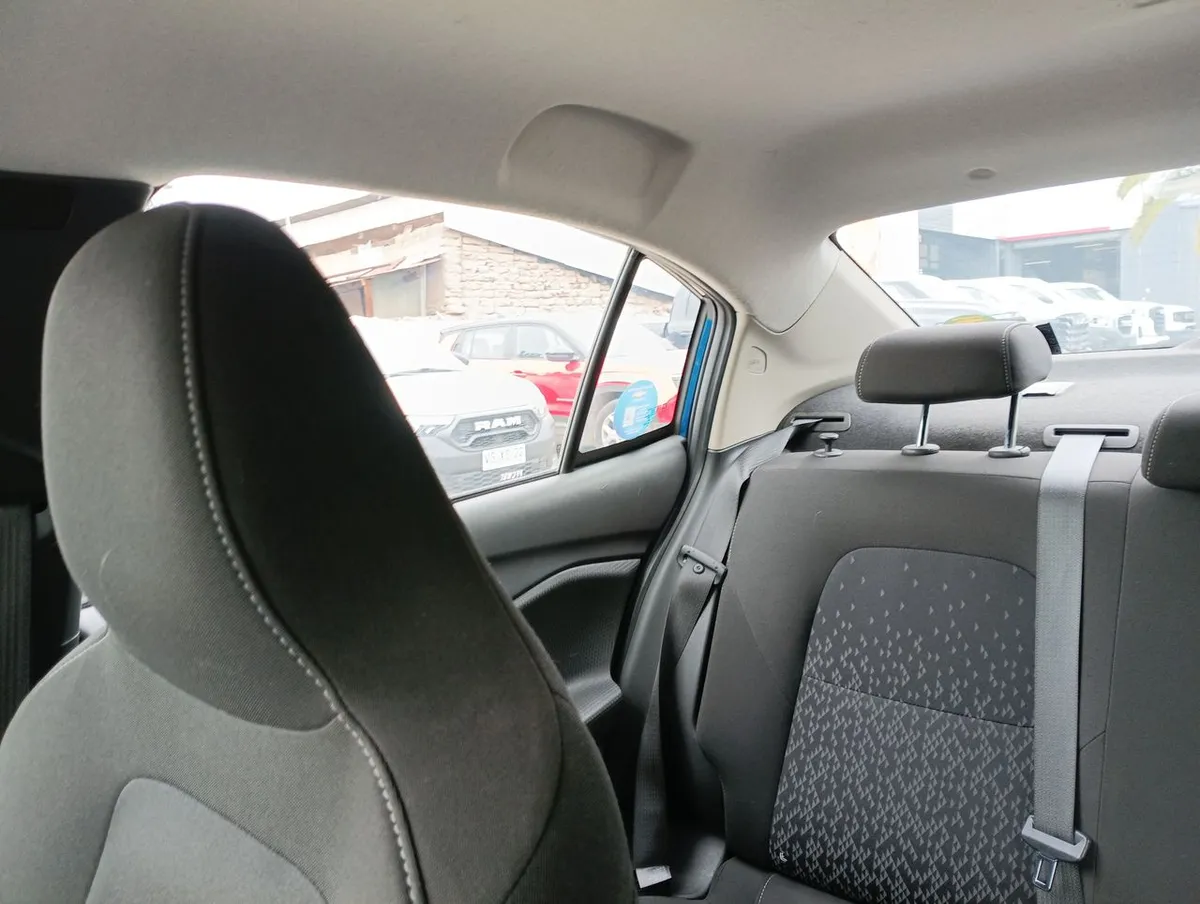 Chevrolet Onix 1.0t Lt 4x2 Sedan Mt 4p año 2021