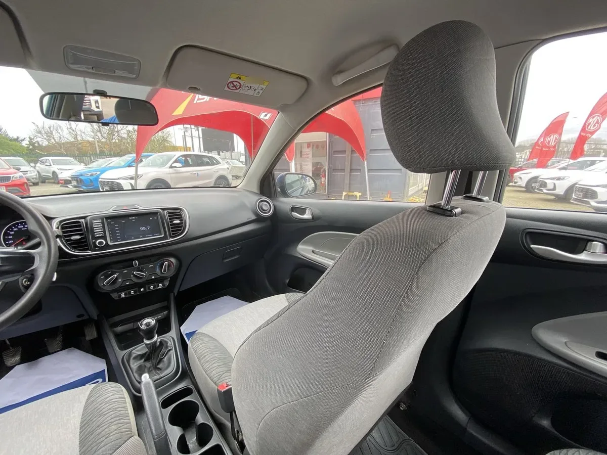 Kia Soluto 1.4 Lx Ac 4x2 Mt 4p año 2023