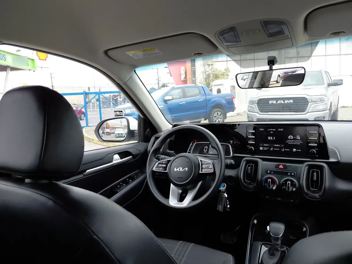 Kia Sonet 1.5 Ex 4x2 Ivt Ri At 5p año 2025