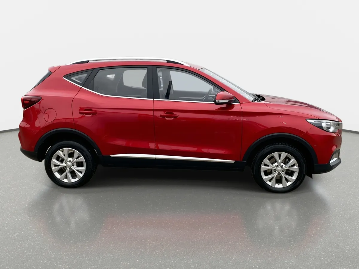 MG Mg Zs 1.5 Std 4x2 Mt 5p año 2024