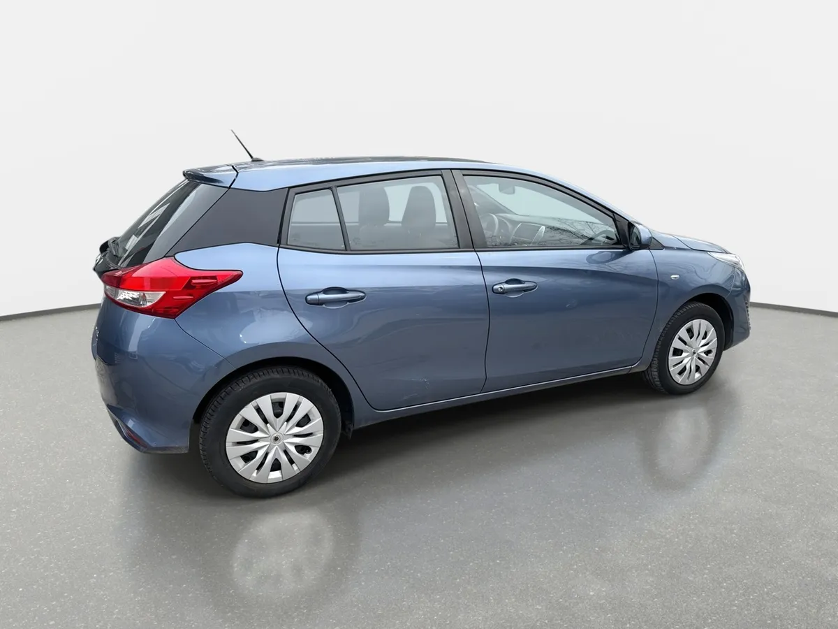 Toyota Yaris 1.5 Gle Sport 4x2 Hb Mt 5p año 2019