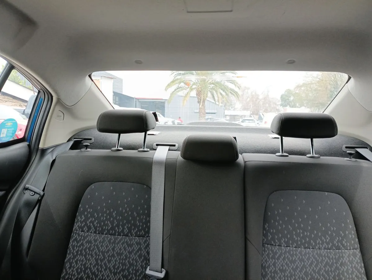 Chevrolet Onix 1.0t Lt 4x2 Sedan Mt 4p año 2021