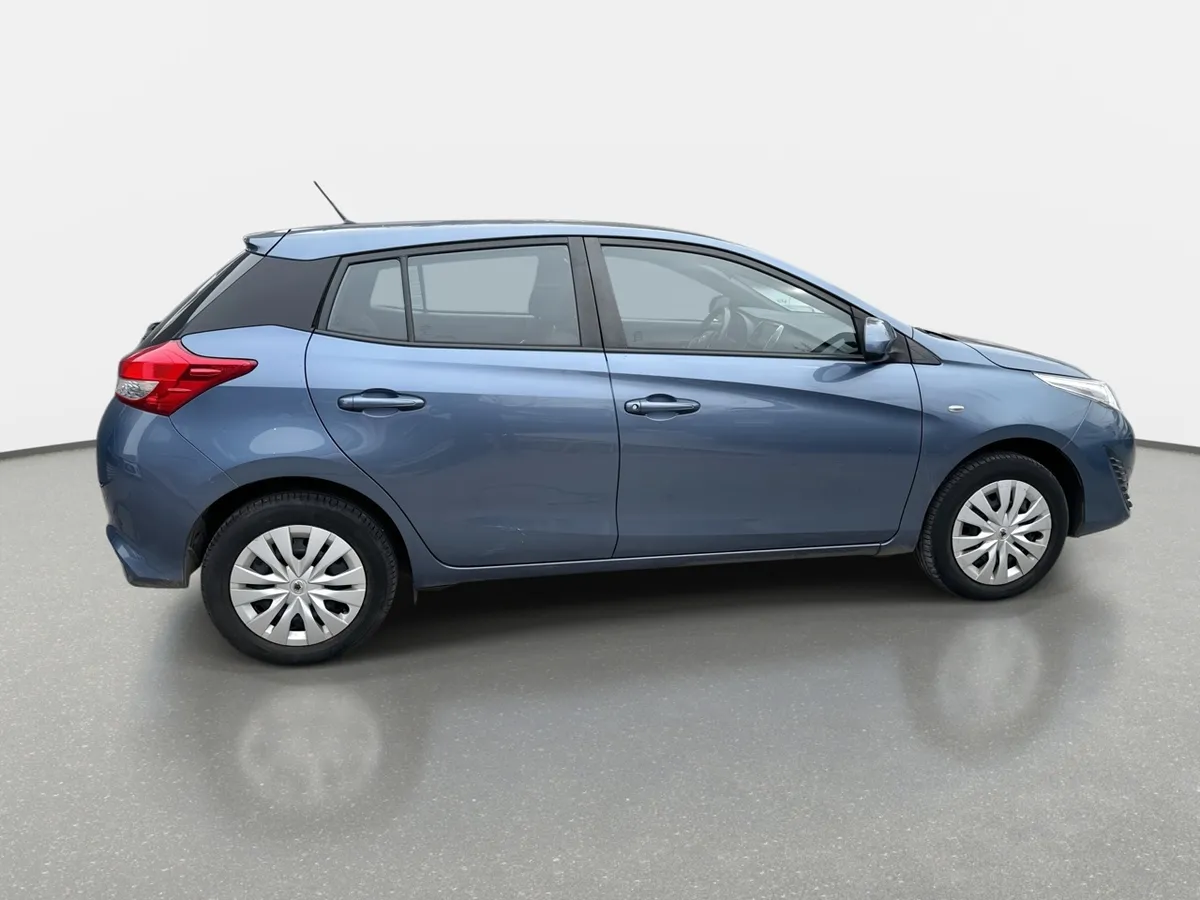 Toyota Yaris 1.5 Gle Sport 4x2 Hb Mt 5p año 2019