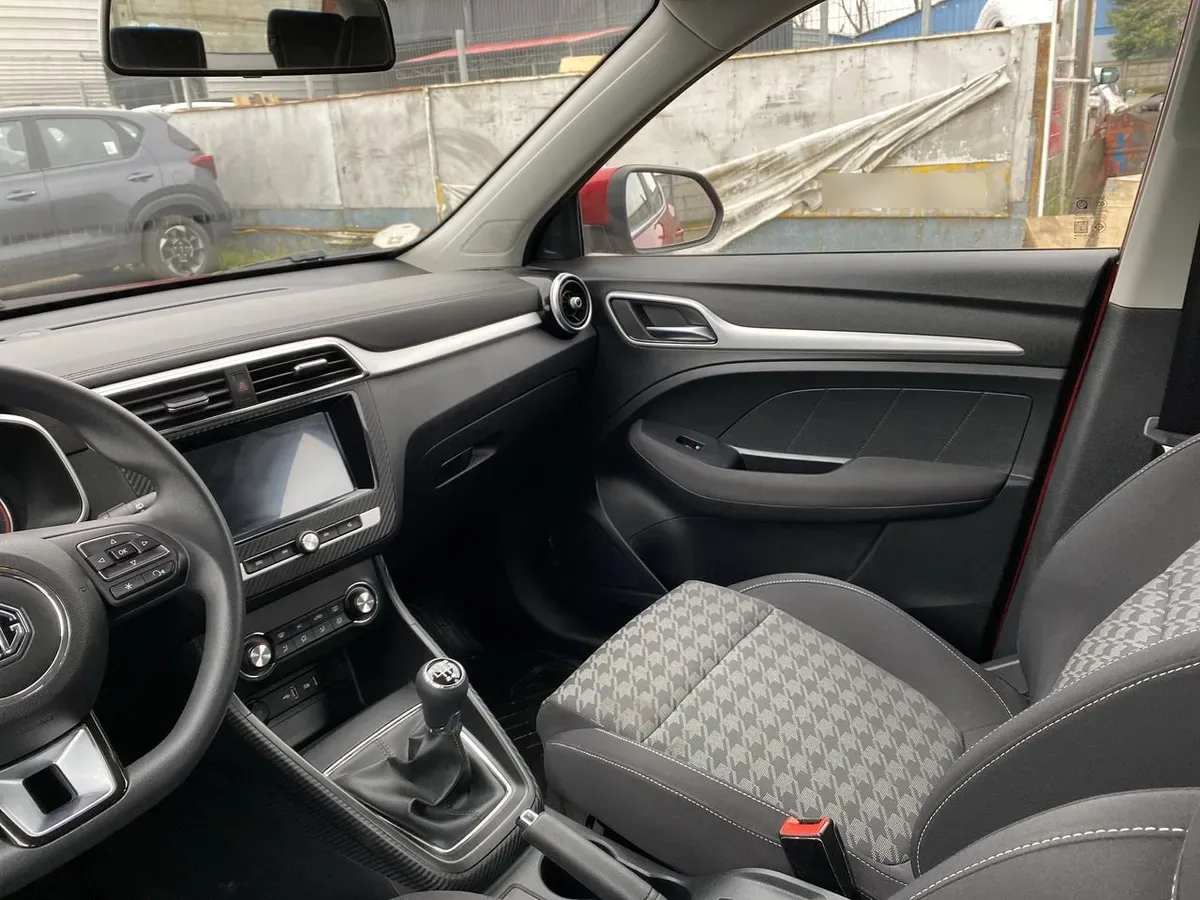 MG Mg Zs 1.5 Std 4x2 Mt 5p año 2024