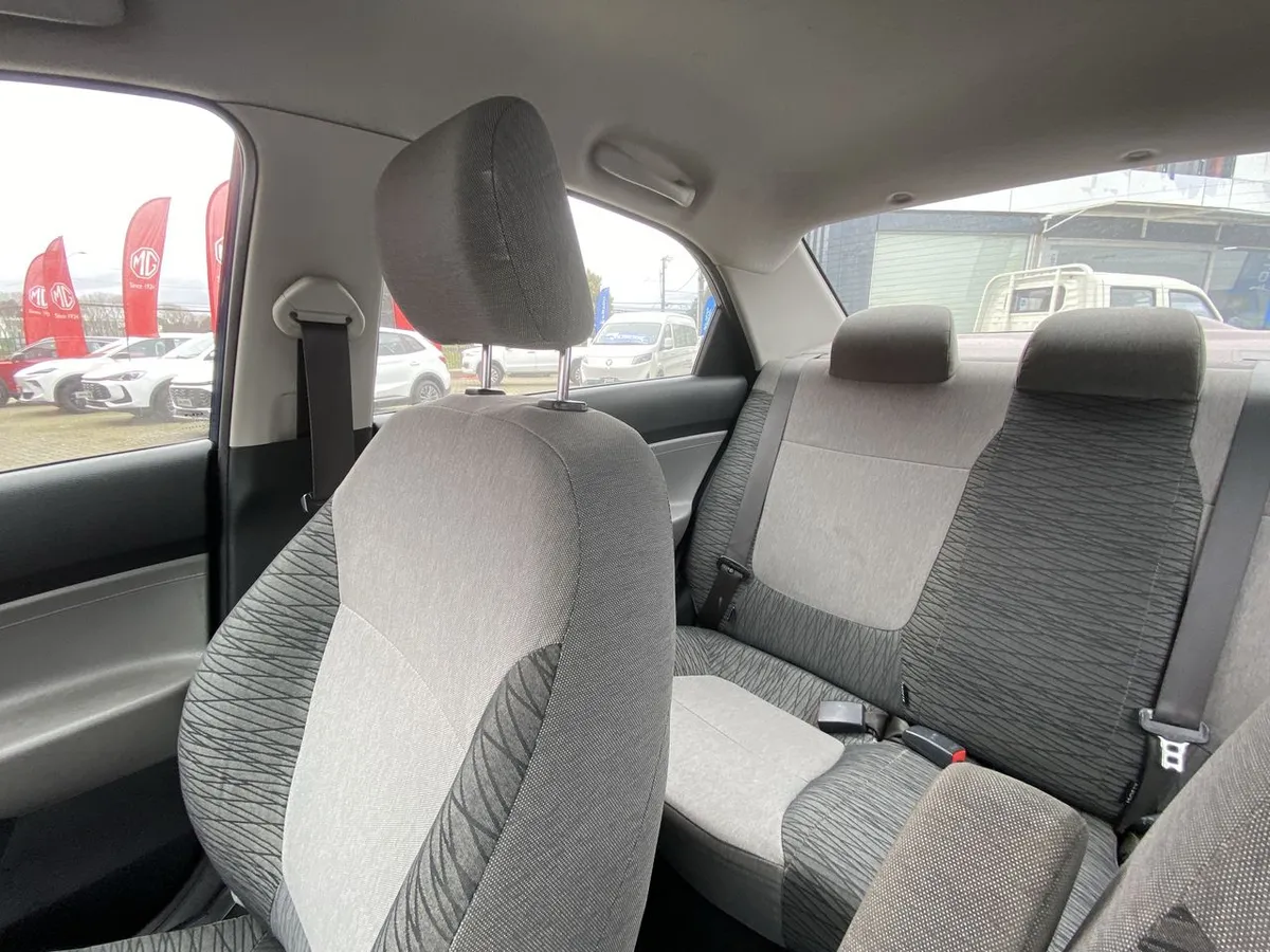 Kia Soluto 1.4 Lx Ac 4x2 Mt 4p año 2023