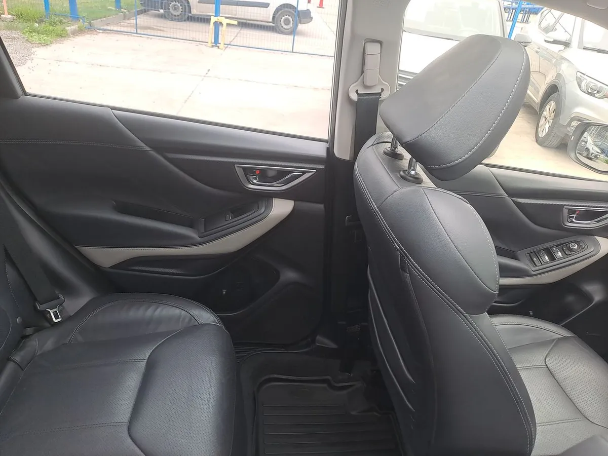 Subaru Forester 2.0i Limited Eyesight Awd At 5p año 2024