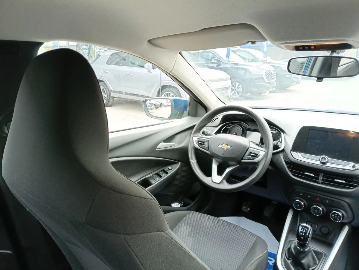 Chevrolet Onix 1.0t Lt 4x2 Sedan Mt 4p año 2021
