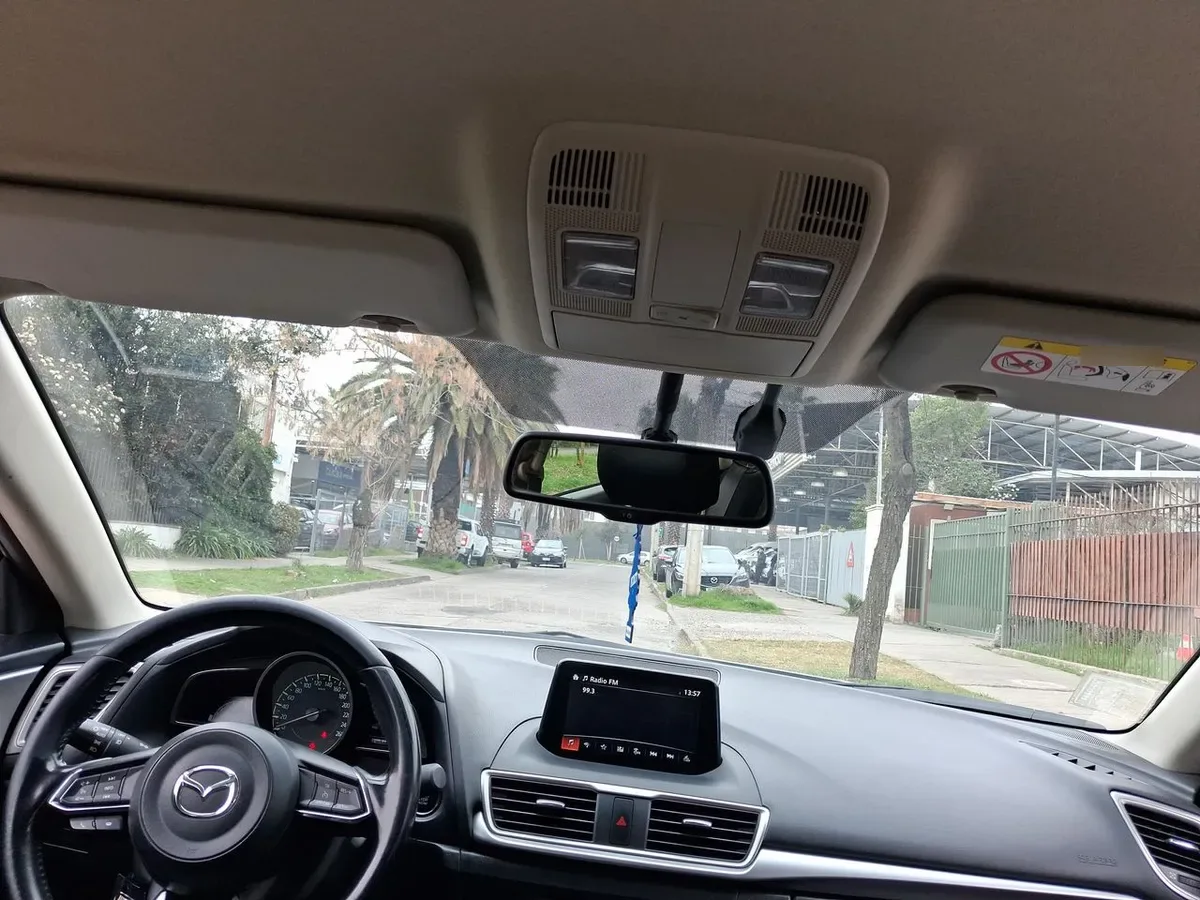 Mazda 3 2.0 V 4x2 Sedan 6mt 4p año 2019