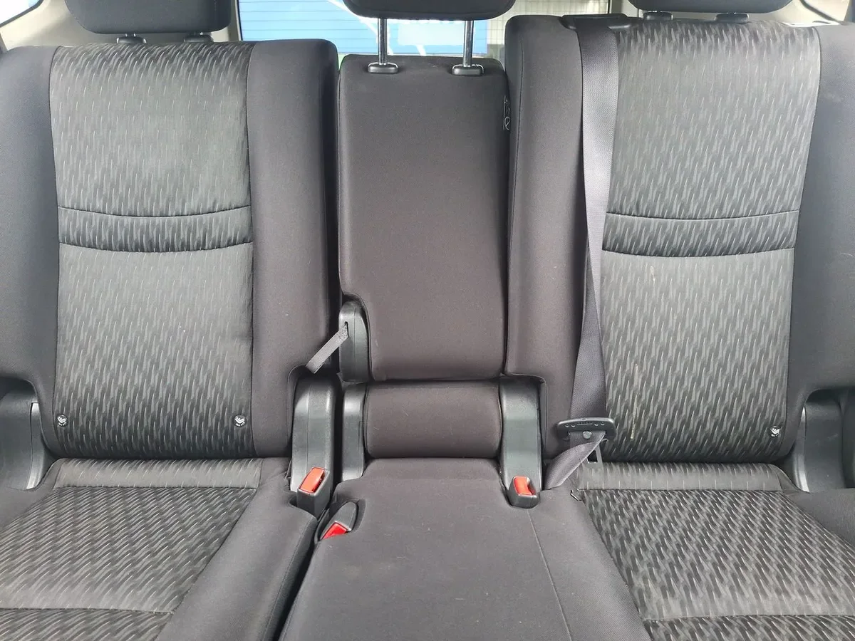 Nissan X-Trail 2.5 Sense 4x2 3row Cvt At 5p año 2019