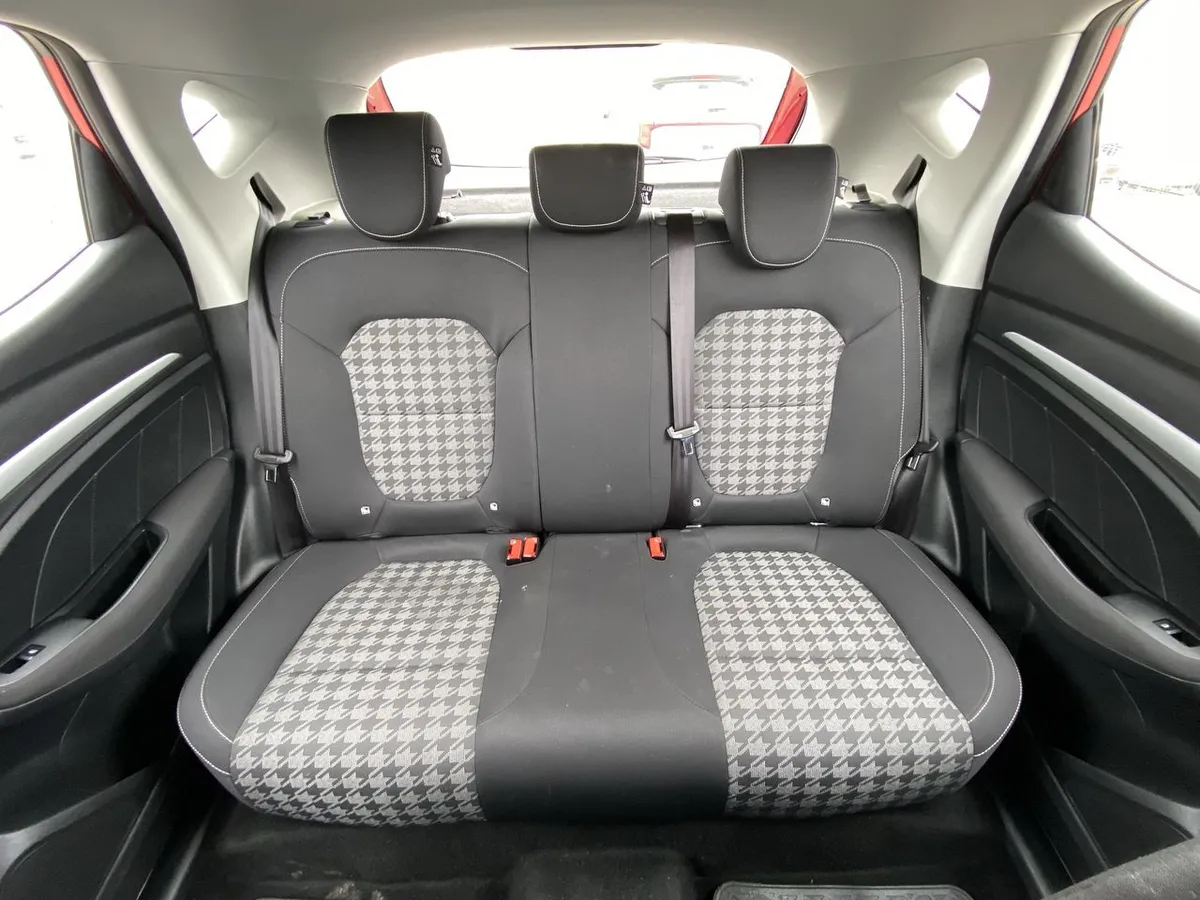 MG Mg Zs 1.5 Std 4x2 Mt 5p año 2024