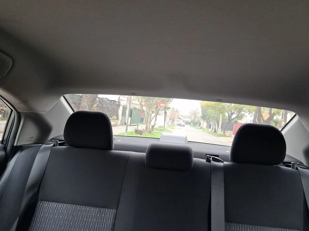 Toyota Yaris 1.5 Gli E 4x2 Mt 4p año 2022