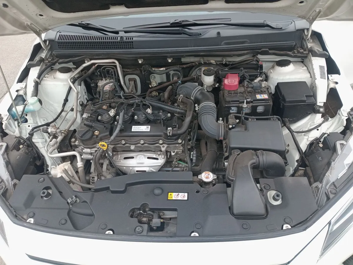 Toyota Yaris 1.5 E 4x2 Sdn Mt 4p año 2023