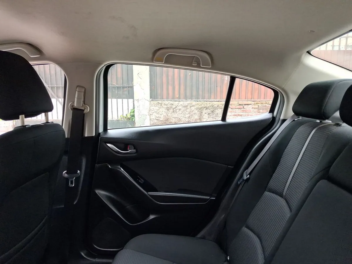 Mazda 3 2.0 V 4x2 Sedan 6mt 4p año 2019