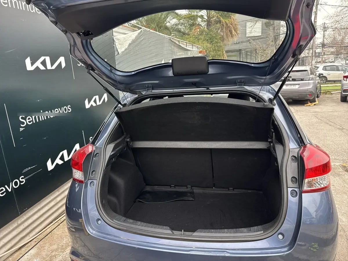 Toyota Yaris 1.5 Gle Sport 4x2 Hb Mt 5p año 2019