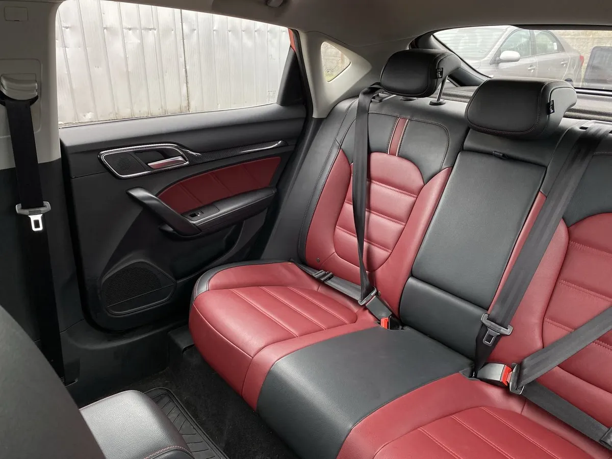 MG 6 1.5t Thropy 4x2 Dct At 4p año 2019