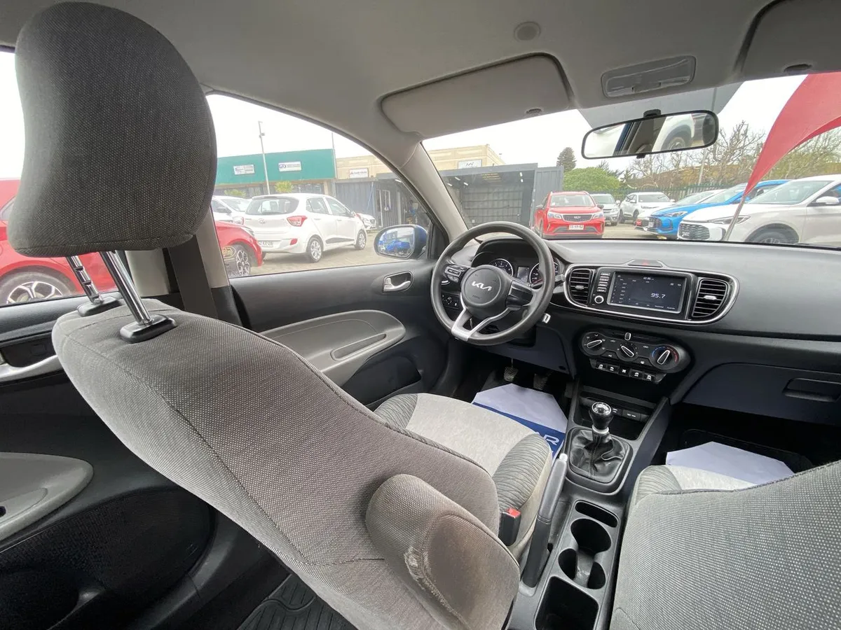 Kia Soluto 1.4 Lx Ac 4x2 Mt 4p año 2023