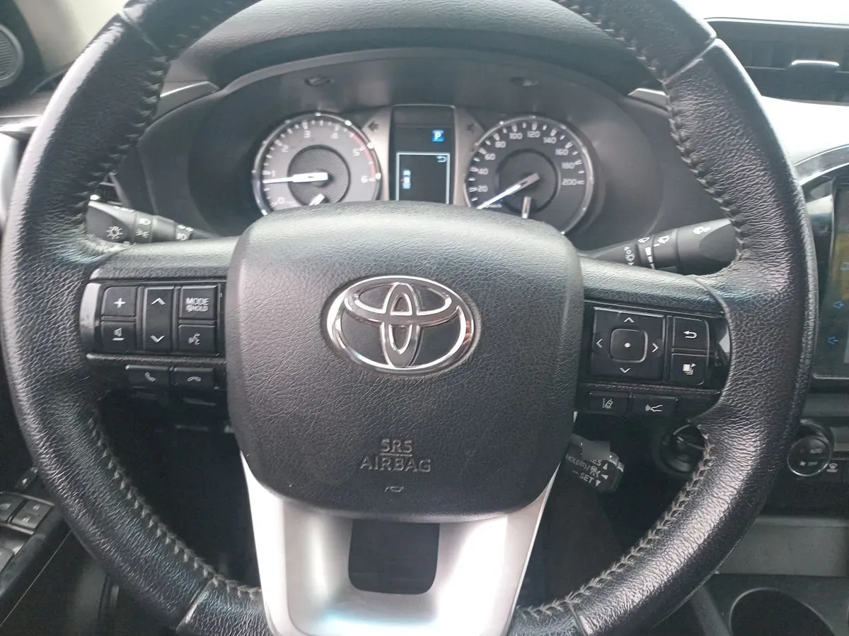 Toyota Hilux 2.8 Srv Diesel 4x4 Dob. Cab. At 4p año 2024