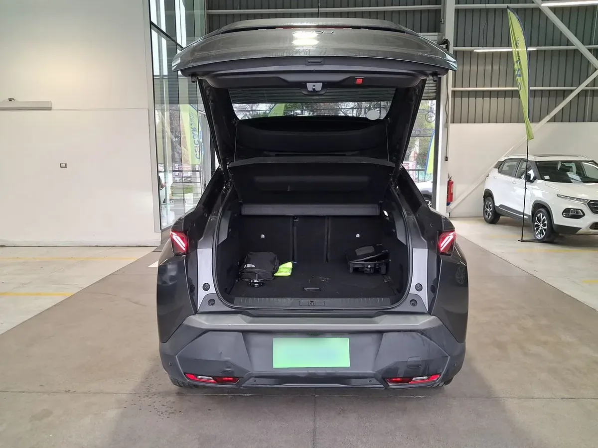 Peugeot 3008 1.2 Gt Mhev 4x2 136 Edct At 5p año 2025