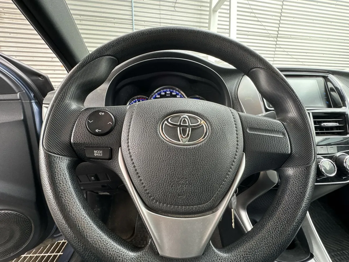 Toyota Yaris 1.5 Gle Sport 4x2 Hb Mt 5p año 2019