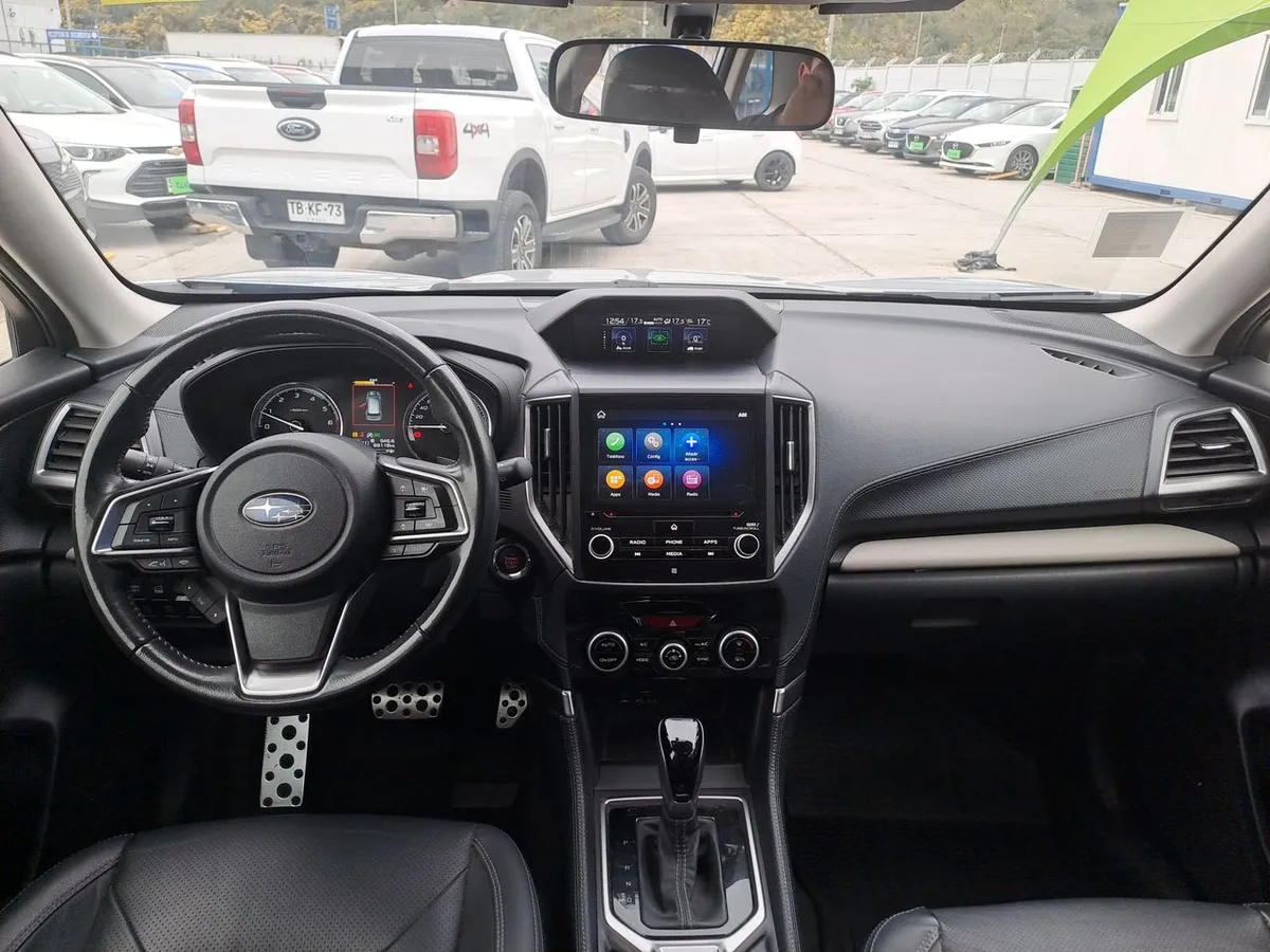 Subaru Forester 2.0i Limited Eyesight Awd At 5p año 2024