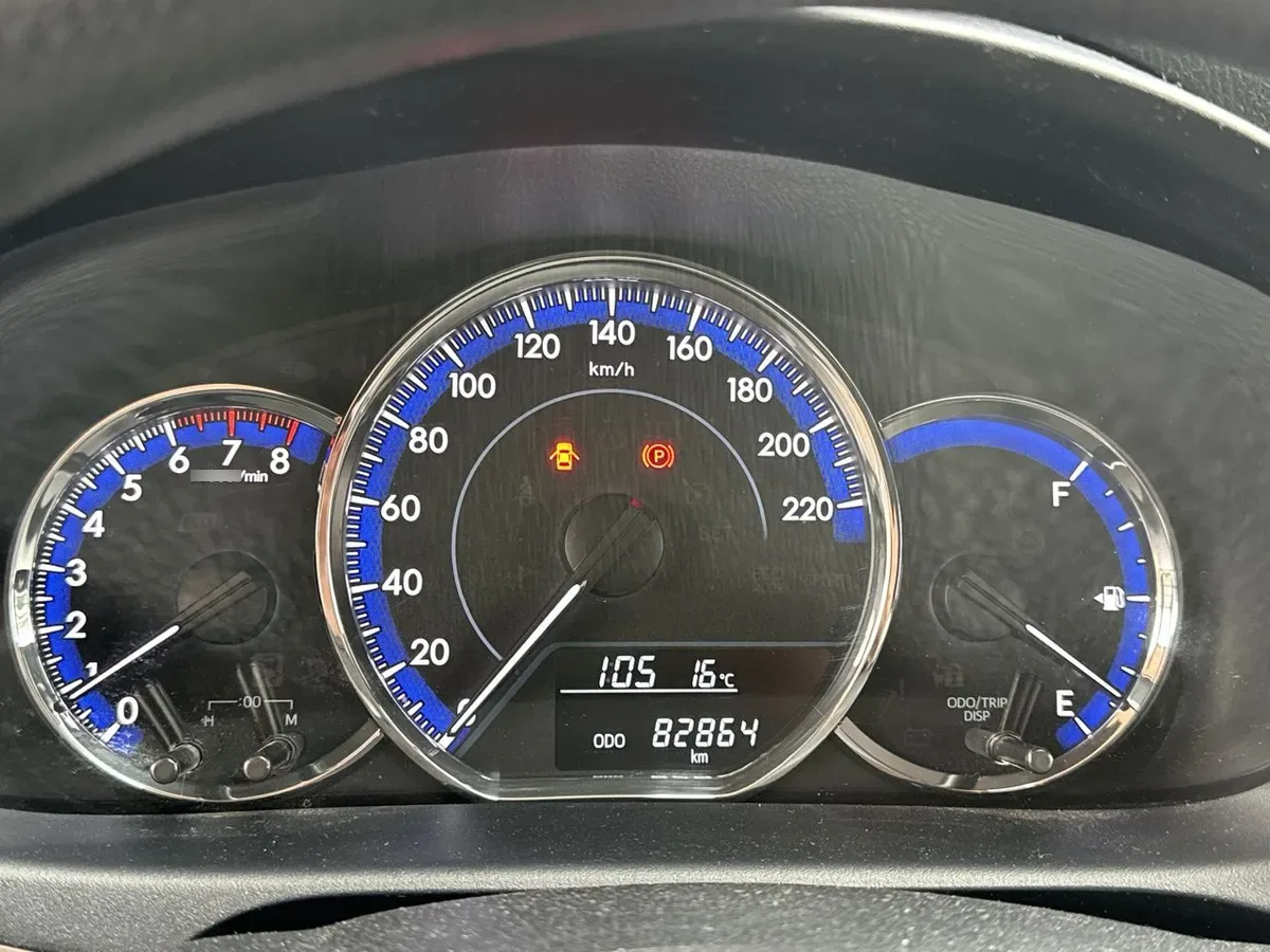 Toyota Yaris 1.5 Gle Sport 4x2 Hb Mt 5p año 2019
