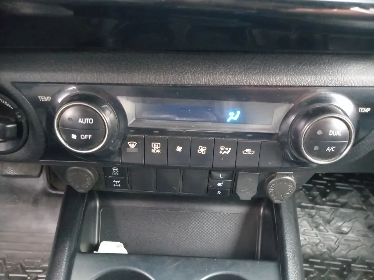 Toyota Hilux 2.8 Srv Diesel 4x4 Dob. Cab. At 4p año 2024