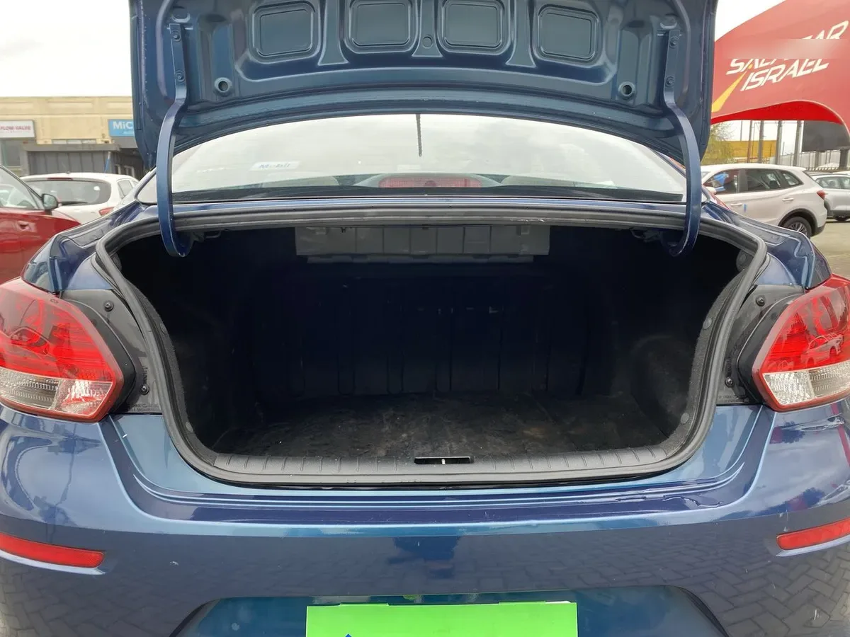 Kia Soluto 1.4 Lx Ac 4x2 Mt 4p año 2023