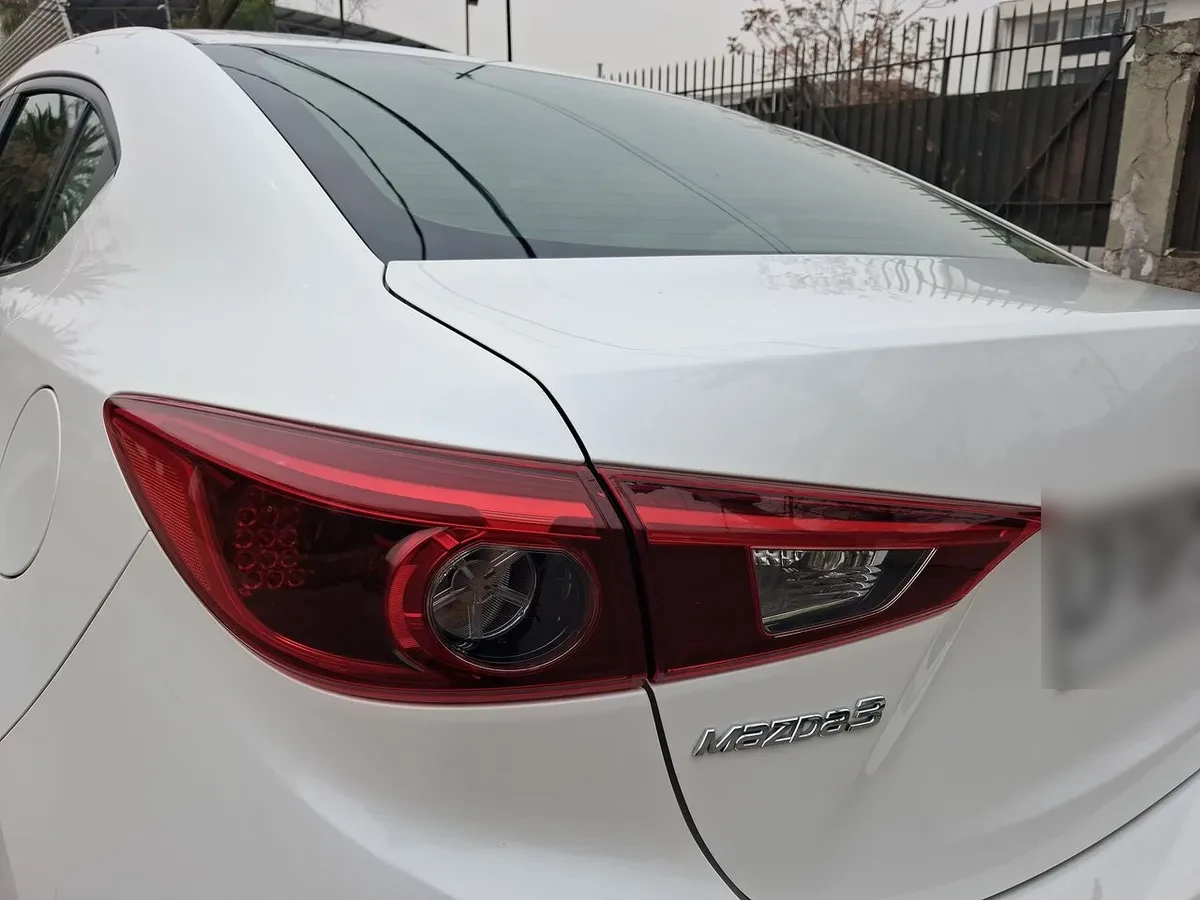 Mazda 3 2.0 V 4x2 Sedan 6mt 4p año 2019