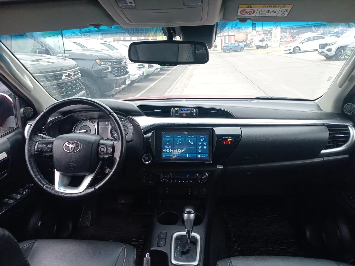 Toyota Hilux 2.8 Srv Diesel 4x4 Dob. Cab. At 4p año 2024