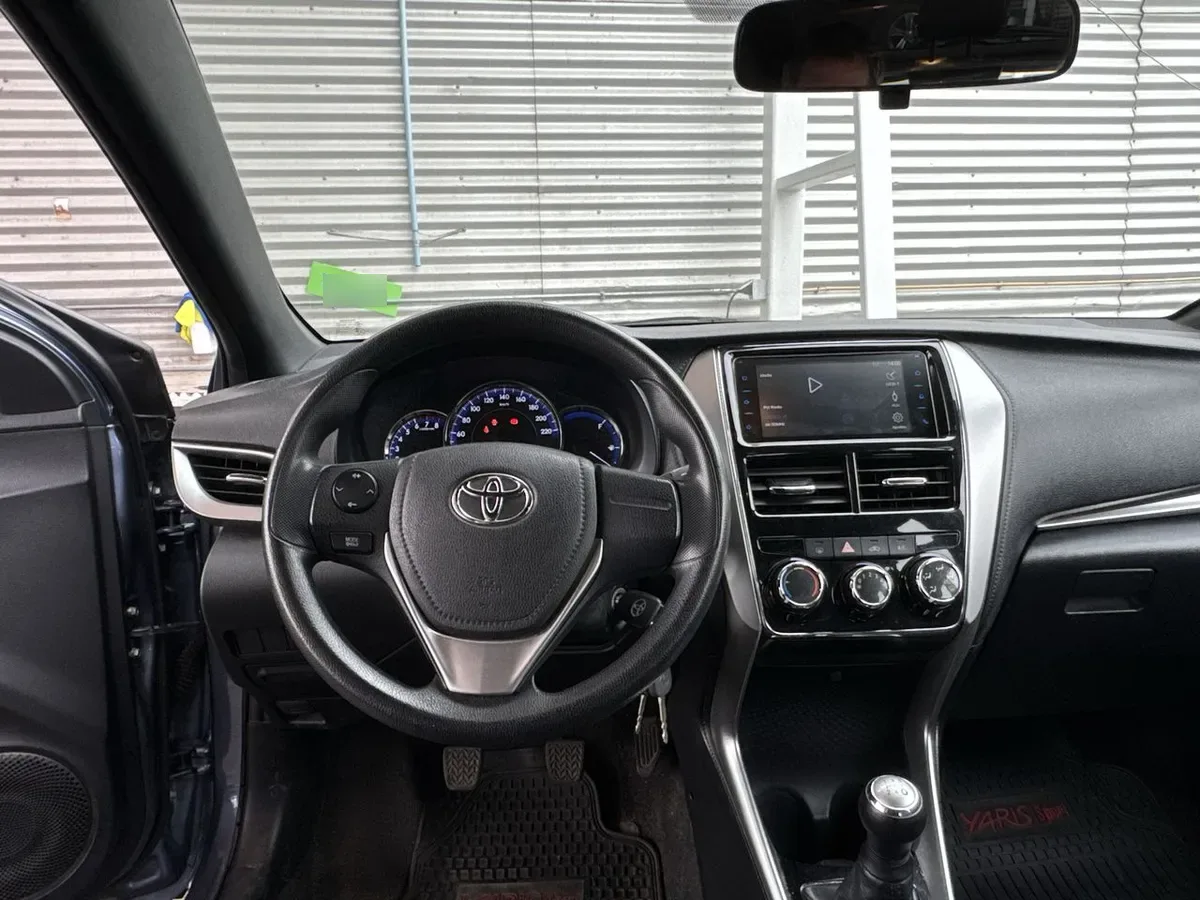 Toyota Yaris 1.5 Gle Sport 4x2 Hb Mt 5p año 2019