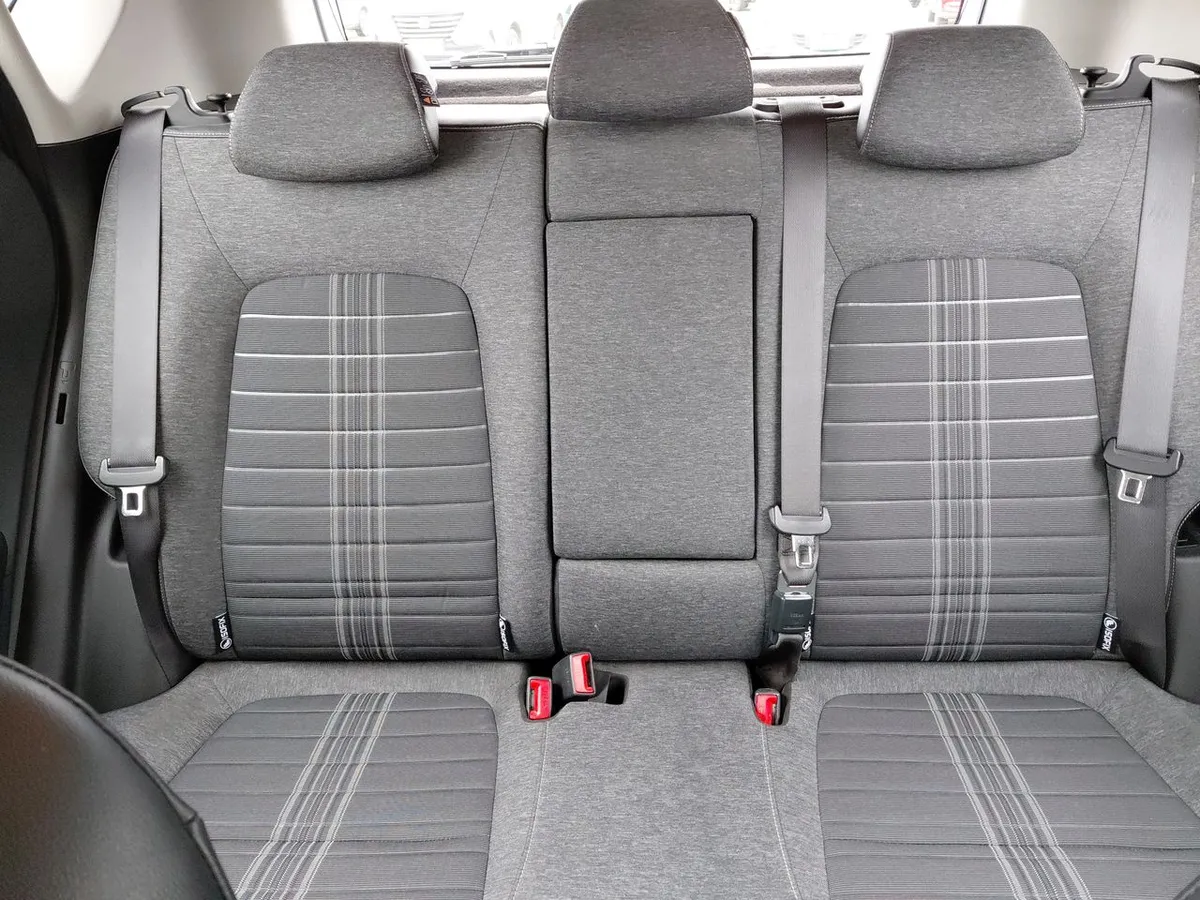 Kia Sonet 1.5 Ex 4x2 Ivt Ri At 5p año 2025
