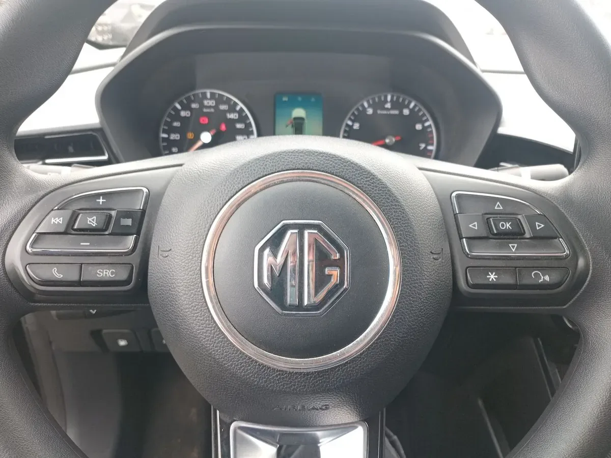 MG 5 1.5 Com 4x2 Mt 4p año 2026