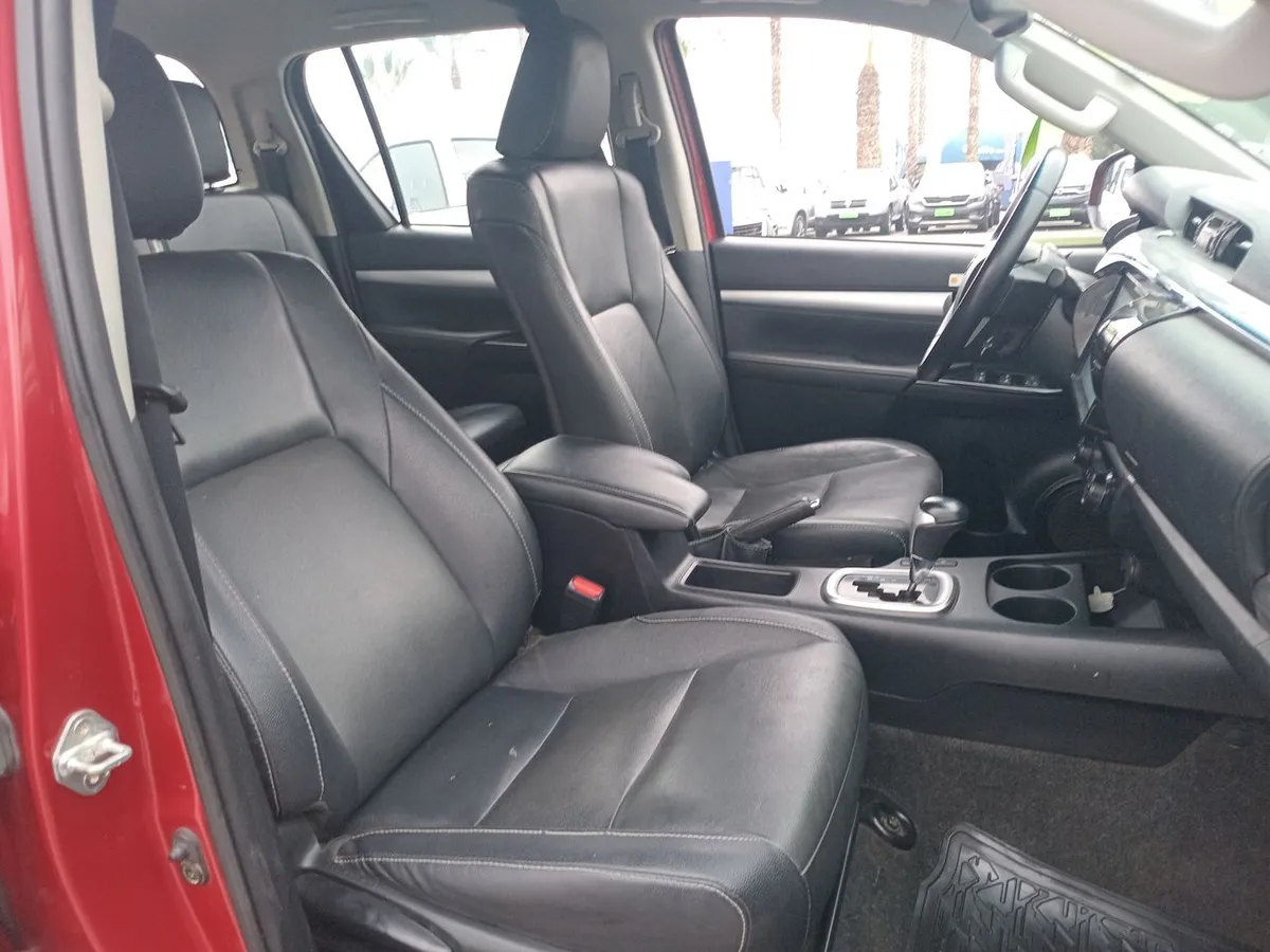 Toyota Hilux 2.8 Srv Diesel 4x4 Dob. Cab. At 4p año 2024