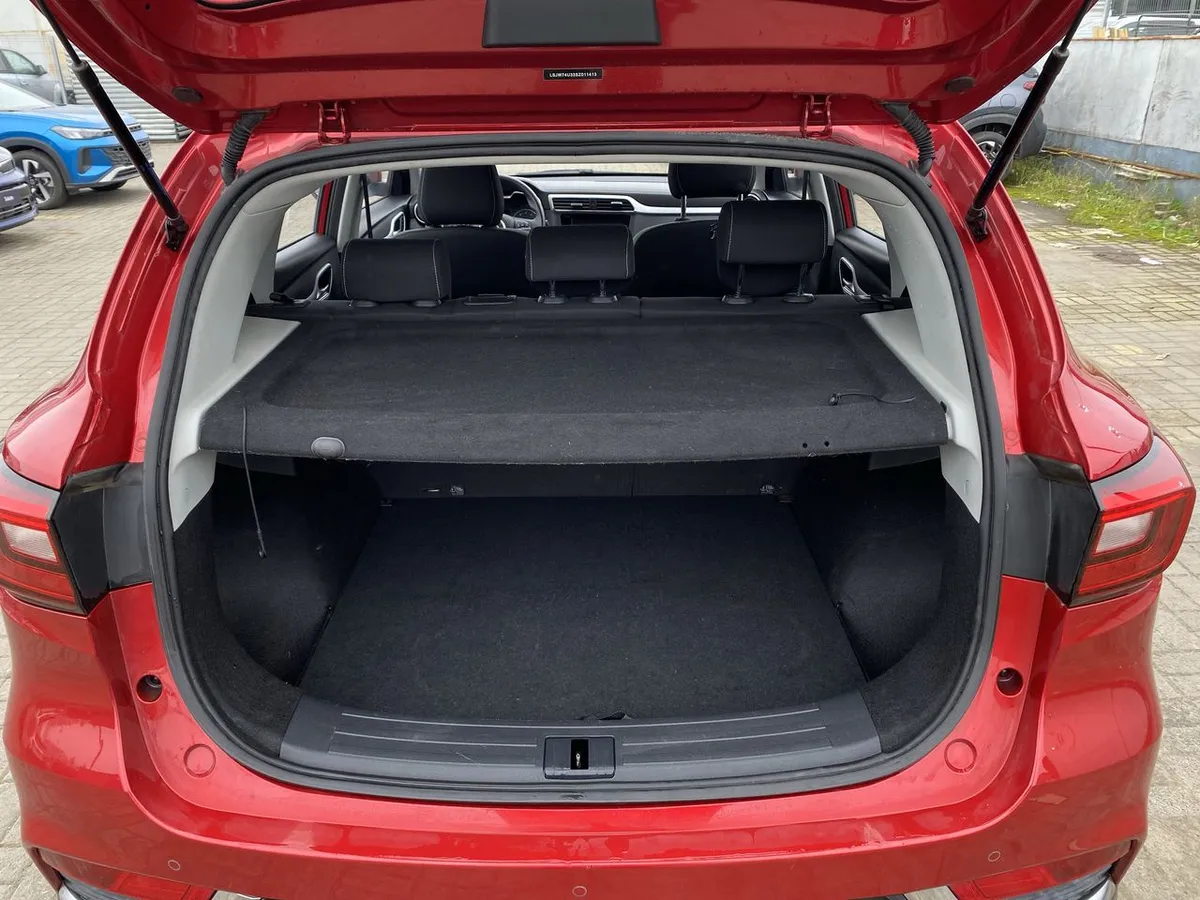 MG Mg Zs 1.5 Std 4x2 Mt 5p año 2024
