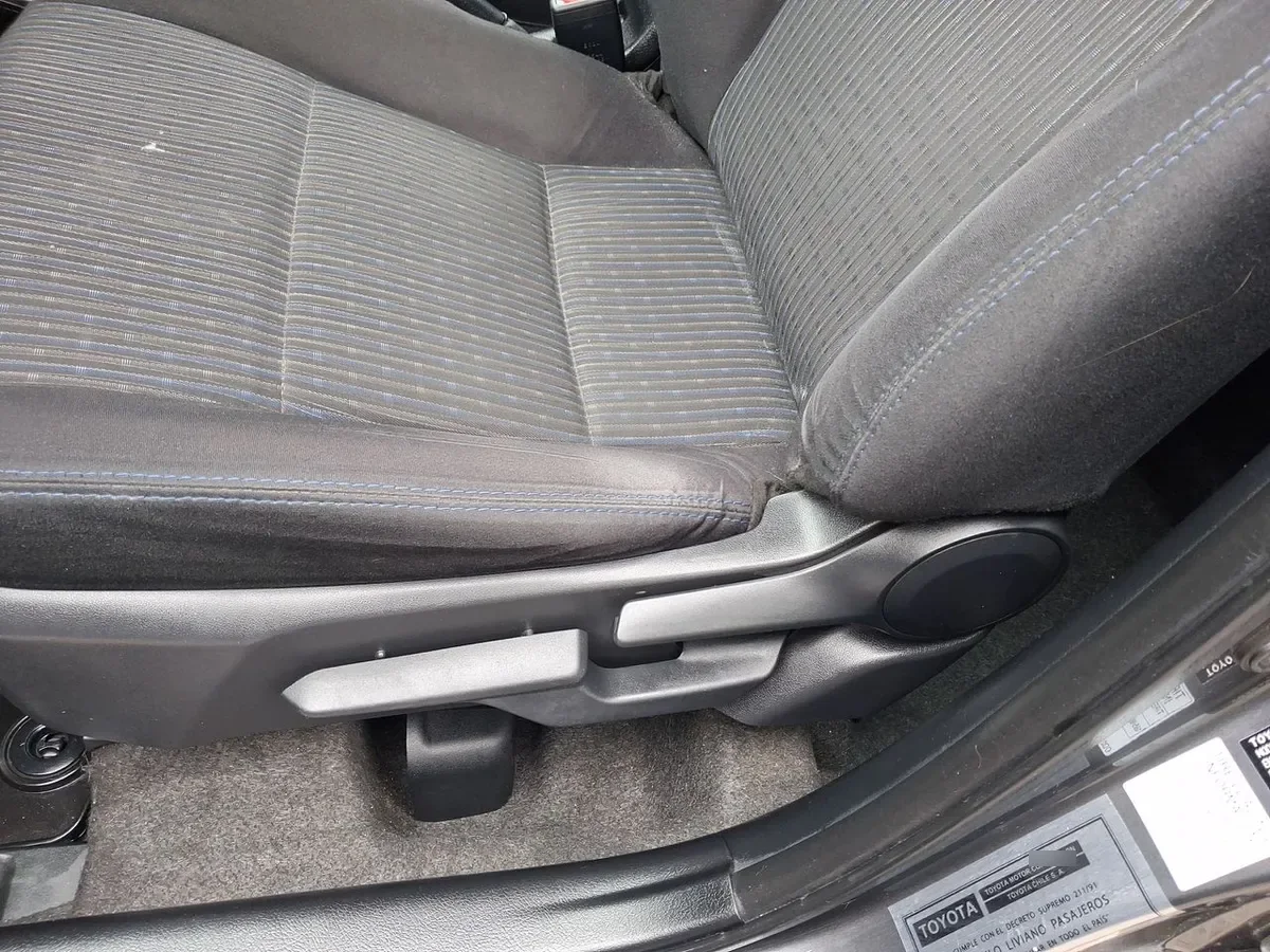 Toyota Yaris 1.5 Gli E 4x2 Mt 4p año 2022
