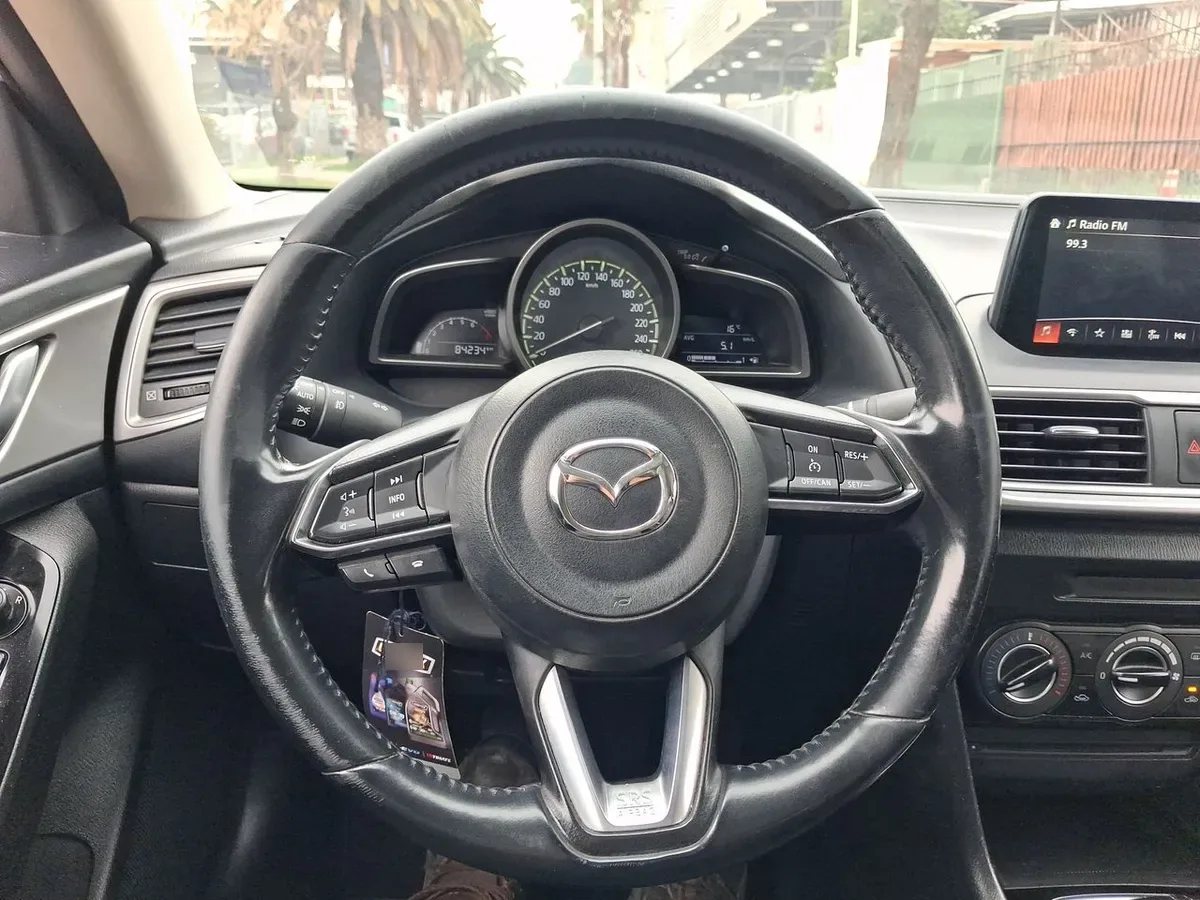 Mazda 3 2.0 V 4x2 Sedan 6mt 4p año 2019