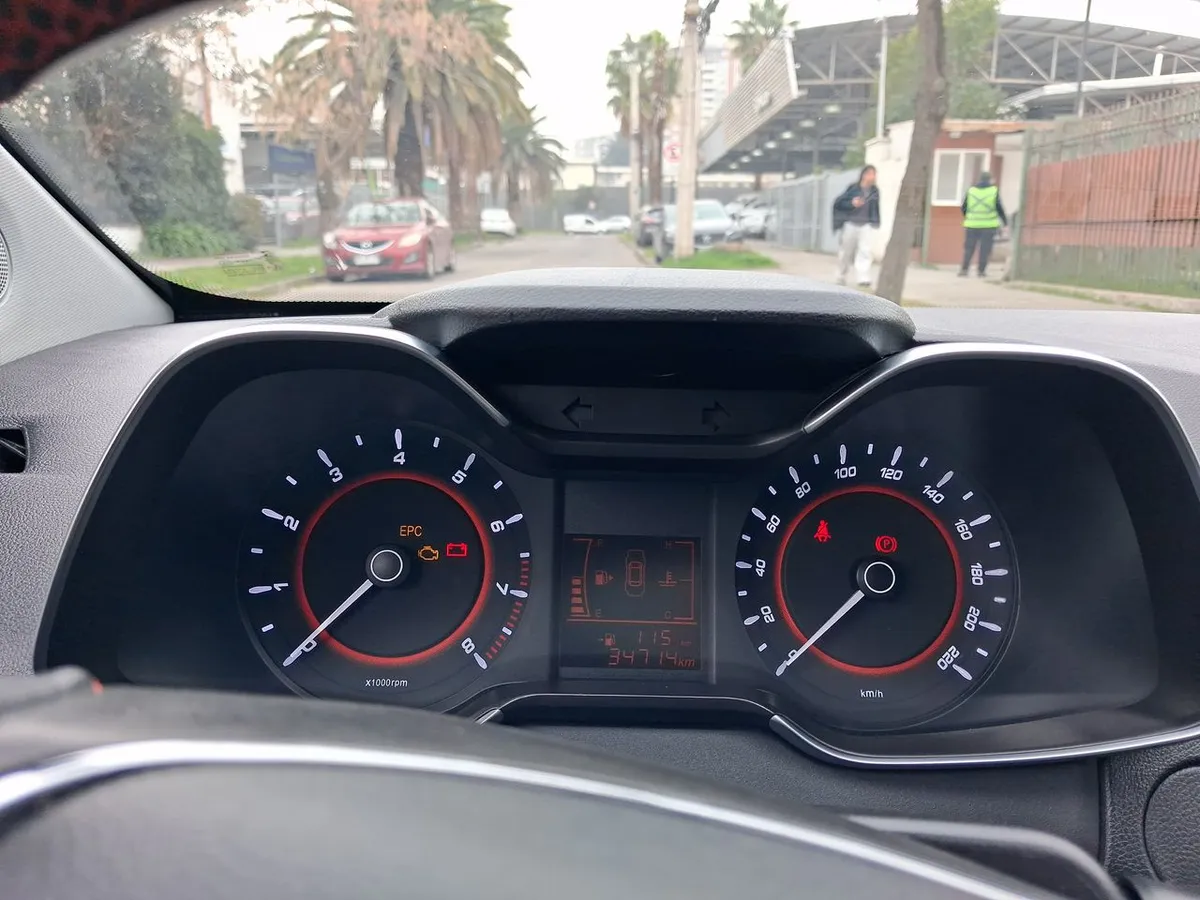 Chery Arrizo 5 1.5 Gls 4x2 Mt 4p año 2023