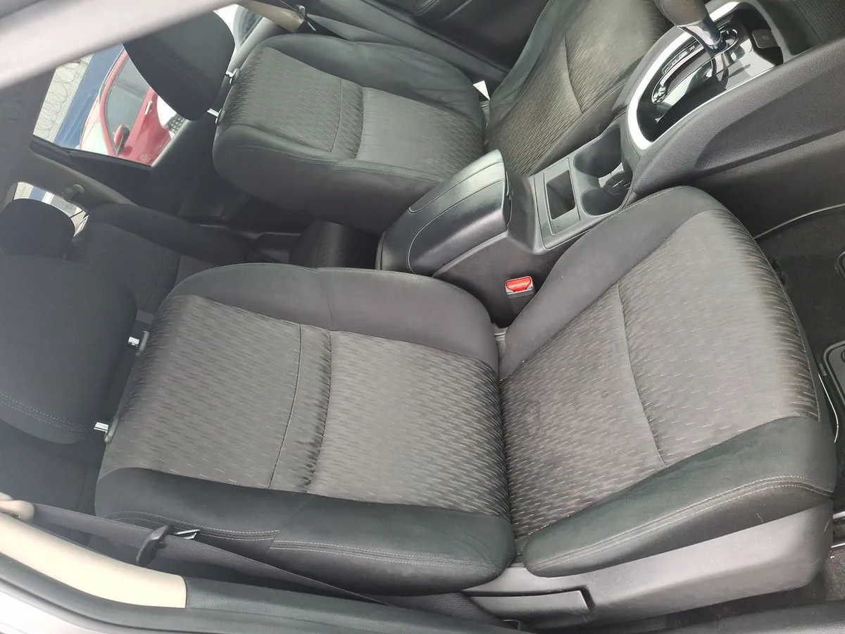 Nissan X-Trail 2.5 Sense Mc 4x2 Cvt At 5p año 2022