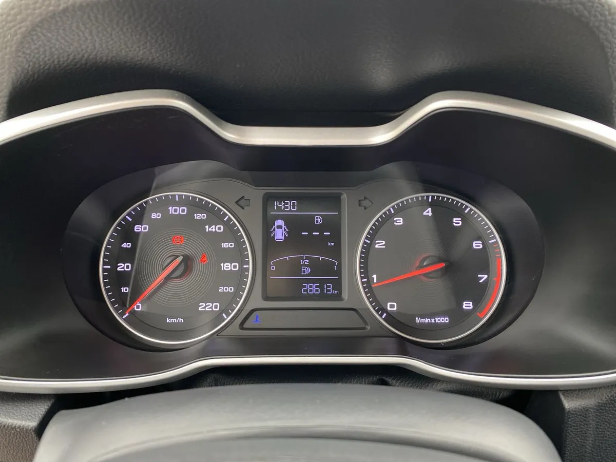 MG Mg Zs 1.5 Std 4x2 Mt 5p año 2024