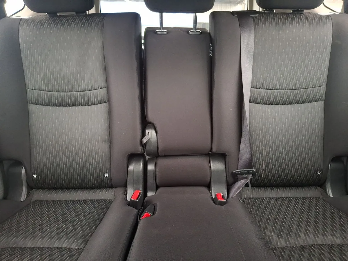 Nissan X-Trail 2.5 Sense 4x2 3row Cvt At 5p año 2019