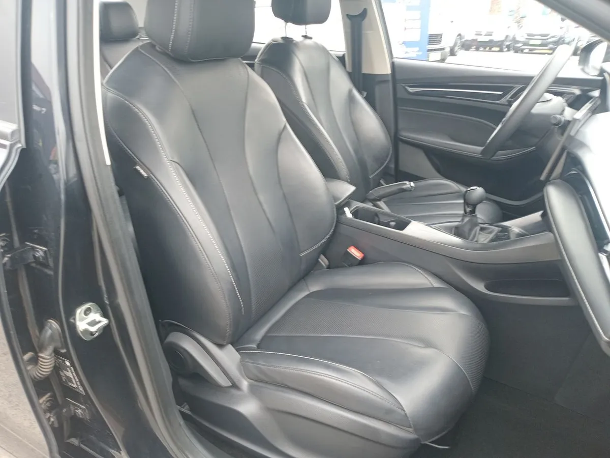 MG 5 1.5 Com 4x2 Mt 4p año 2026