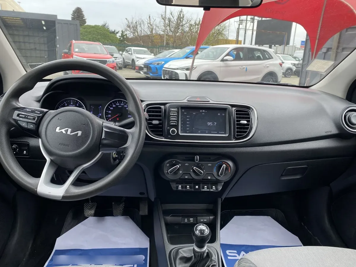 Kia Soluto 1.4 Lx Ac 4x2 Mt 4p año 2023