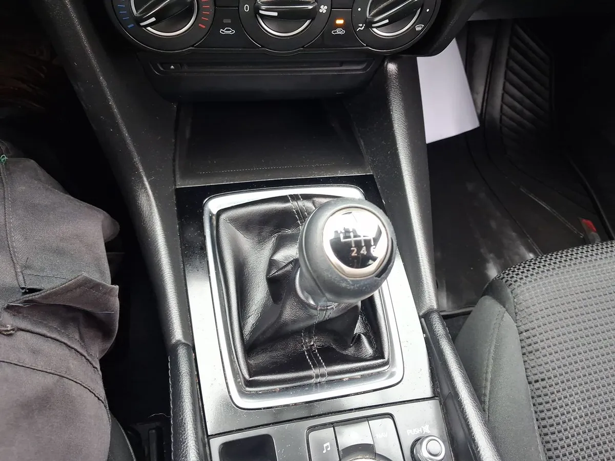 Mazda 3 2.0 V 4x2 Sedan 6mt 4p año 2019