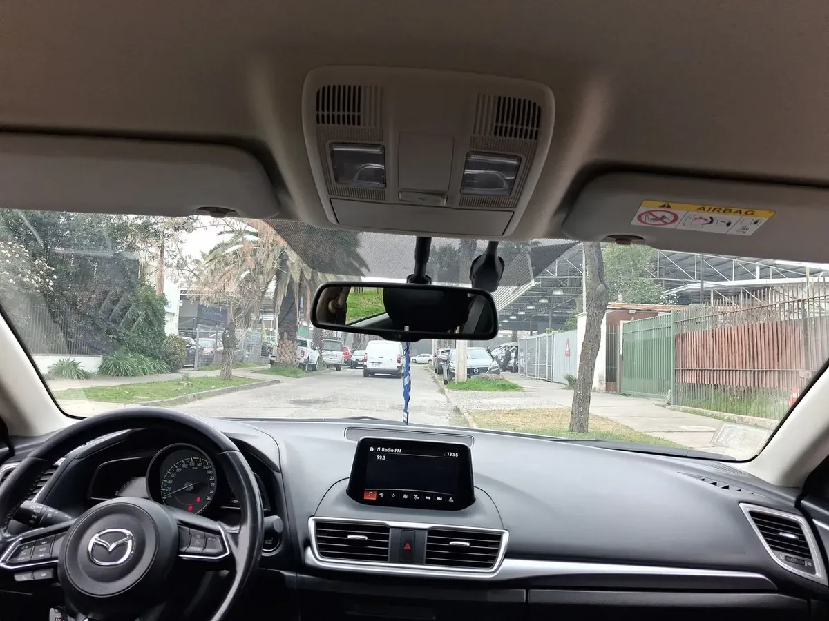 Mazda 3 2.0 V 4x2 Sedan 6mt 4p año 2019